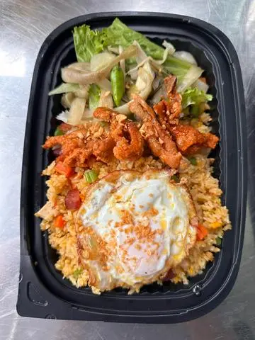 Hình ảnh Cơm Dương Châu trứng - da gà