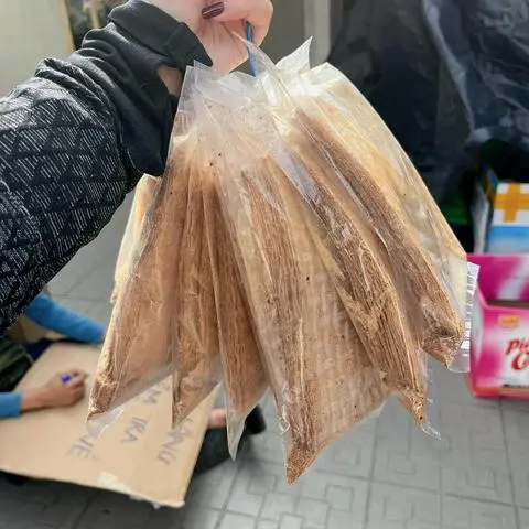 Hình ảnh Bánh Tráng Xike Muối Mặn