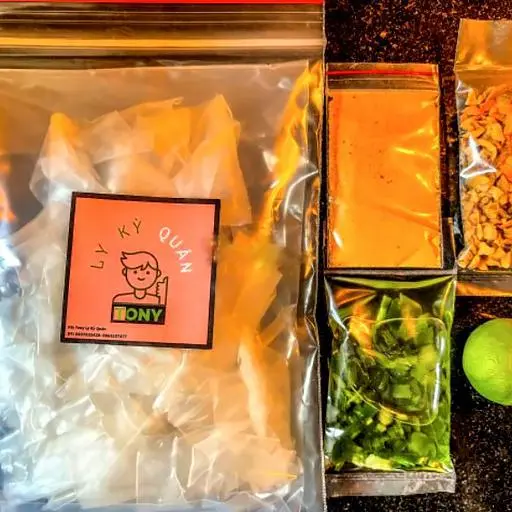 Hình ảnh Bánh tráng muối nhuyễn tỏi phi mỡ hành - chay