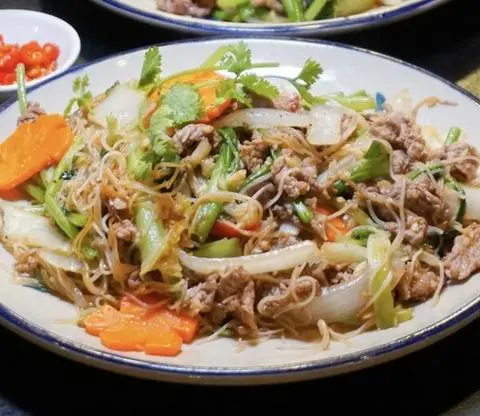 Hình ảnh Bún Gạo Xào Bò