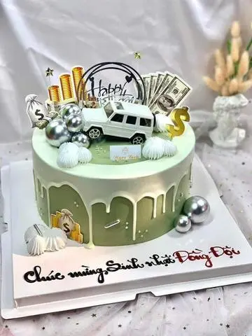 Hình ảnh Bánh kem 18 phân cho nam ngẫu nhiên 