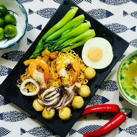 Hình ảnh MÌ TRỘN SATÊS TÔM HẢI SẢN(Tóp Mỡ)