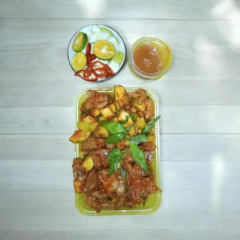Hình ảnh   chân gà sốt thái mix trứng non phần nhỏ