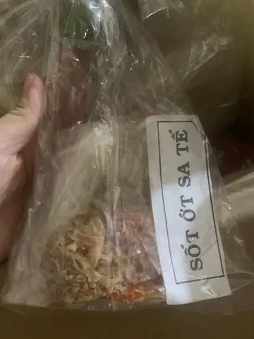 Hình ảnh Bánh tráng sốt ớt sa tế