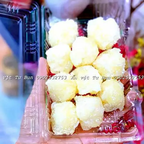 Hình ảnh 10 viên Khoai mì nhân dừa 