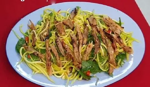 Hình ảnh Gỏi xoài khô cá lóc