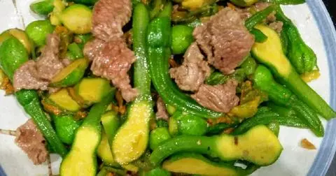 Hình ảnh Bí Nụ Xào Bò