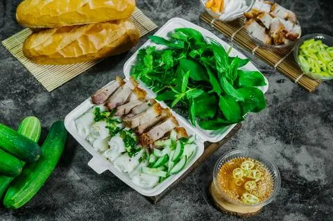 Hình ảnh Bánh hỏi heo quay