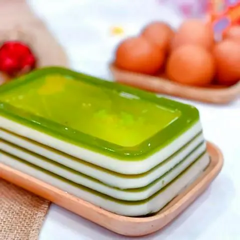 Hình ảnh 1 hộp - Lá Dứa Rau câu cốt dừa 600gr 