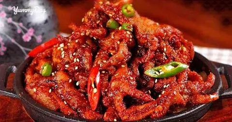 Hình ảnh Chân gà rút xương xào cay