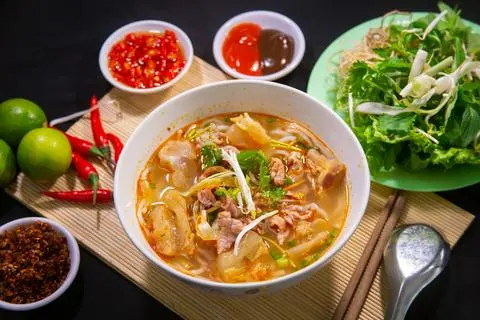Hình ảnh Bún bò tái gân