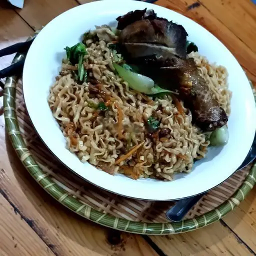Hình ảnh Mì trộn đùi gà