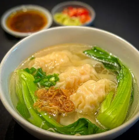 Hình ảnh Mì sủi cảo - prawn dumpling with egg noodle