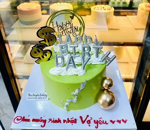 Hình ảnh bánh kem cắm nen hpbd
