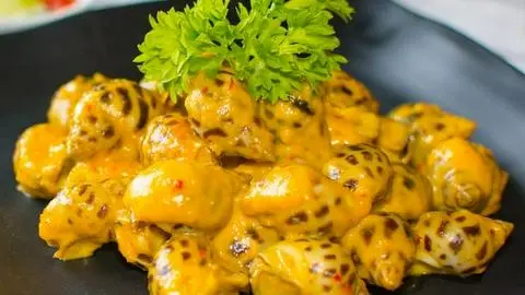 Hình ảnh Ốc hương sốt trứng muối