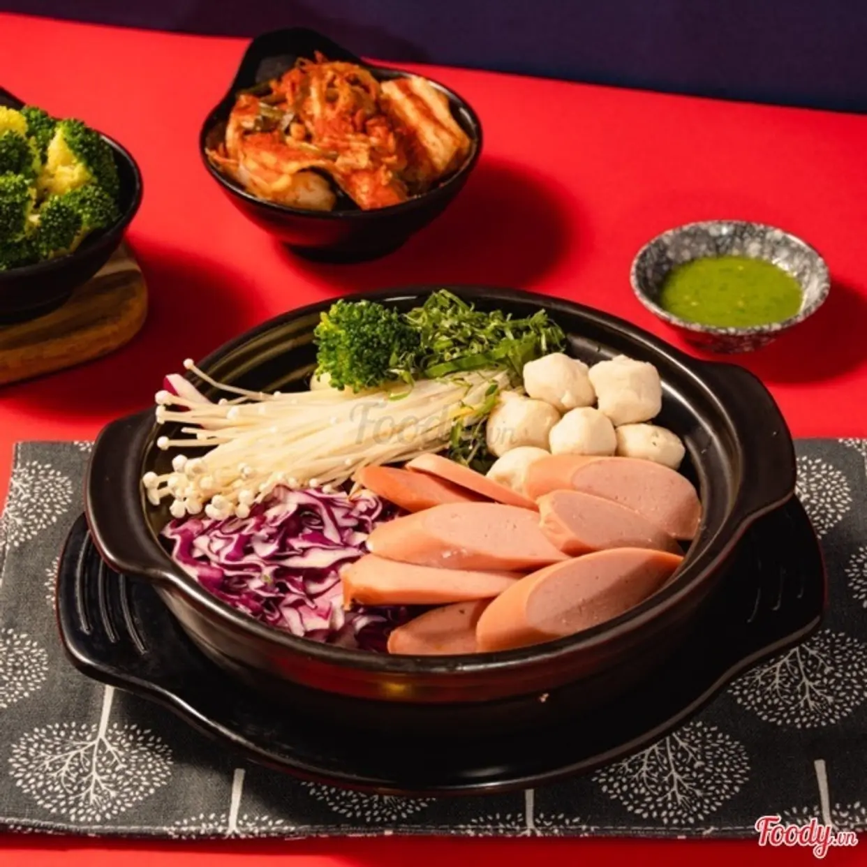 Hình ảnh Mì kim chi cá viên xúc xích