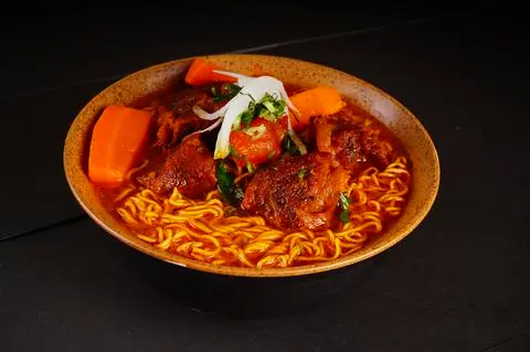 Hình ảnh Mì gói - Bò kho