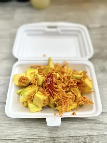 Hình ảnh Xoài Lắc Khô Gà