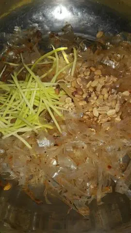 Hình ảnh Bánh tráng trộn chay
