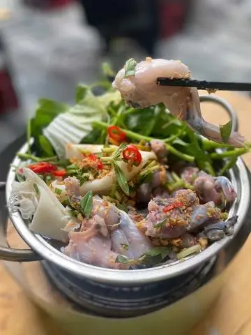 Hình ảnh lẩu ếch măng chua 
