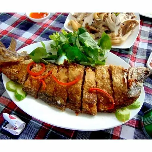 Hình ảnh Cơm Chiên Cá Thát Lát Rút Xương (1 Con)