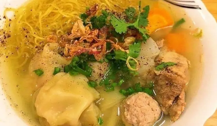 Hình ảnh Hủ tiếu mì hoành thánh thập cẩm