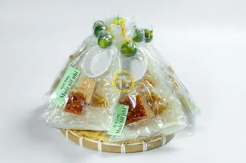 Hình ảnh Bánh Tráng Chấm Muối Tỏi Phi