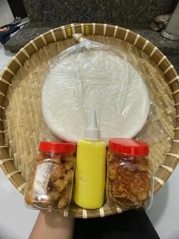 Hình ảnh Bánh tráng phơi sương tròn cuốn bơ tốp mỡ hành phi 