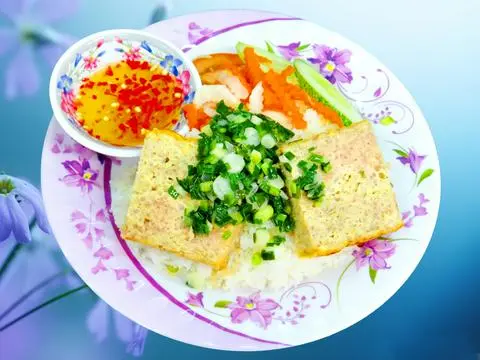 Hình ảnh Cơm chả hấp + tặng canh (SL có hạn)