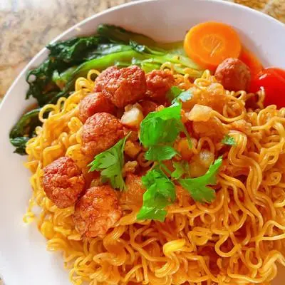 Hình ảnh mì trộn cá viên 