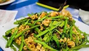 Hình ảnh Mì xào ốc giấy