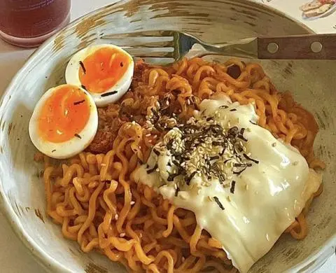 Hình ảnh Mì Trộn Trứng