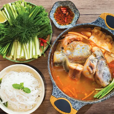 Hình ảnh Lẩu Măng Chua Cá Lăng (Đầu Đuôi)