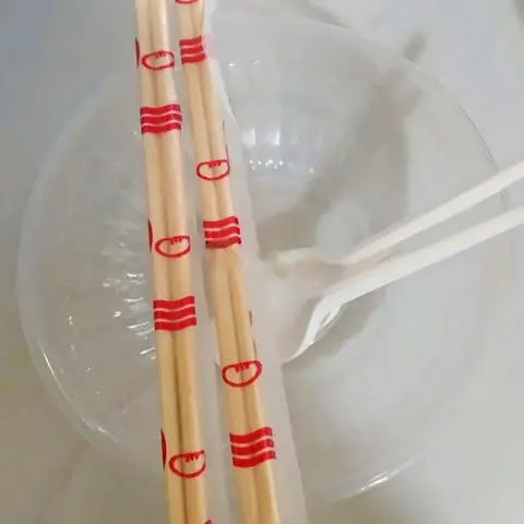 Hình ảnh Tô, Đũa, Muỗng Nhựa