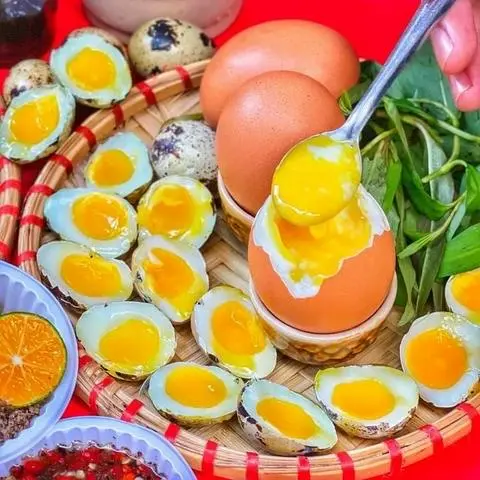 Hình ảnh Trứng Cút Lòng Đào ( 10 trứng ) 