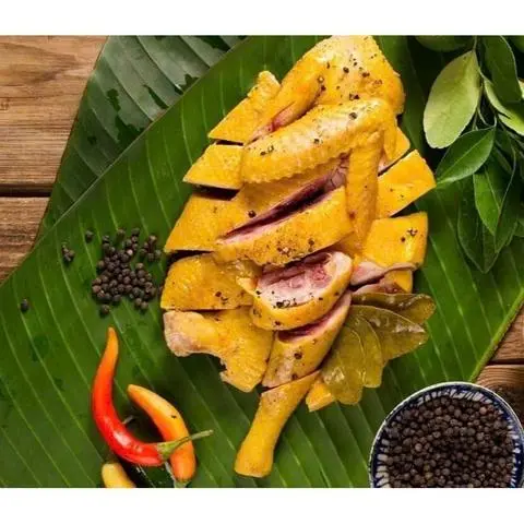 Hình ảnh Gà Ủ Muối Hoa Tiêu 1/2 Con(Chặt Sẵn)