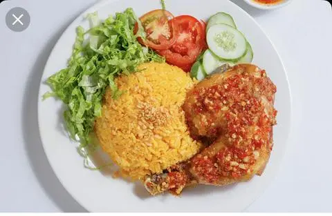 Hình ảnh Cơm gà sốt Thái