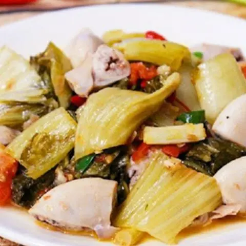Hình ảnh Dồi trường xào cải chua