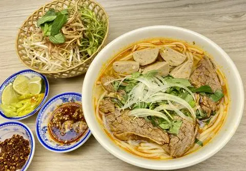 Hình ảnh Bún nạm viên