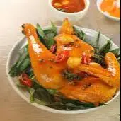 Hình ảnh 1/2 Con Gà Hấp Mắm Tỏi 