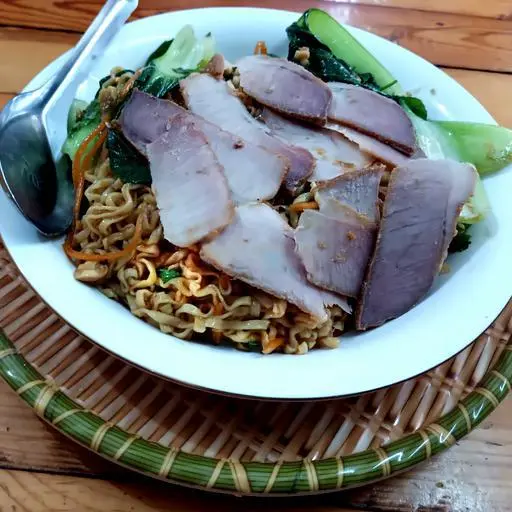 Hình ảnh Mì trộn cốt lết