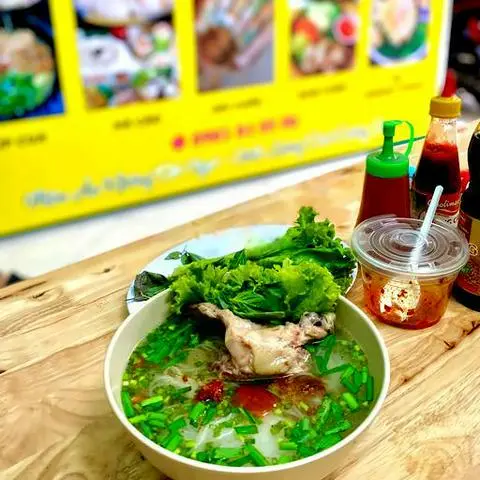 Hình ảnh Hủ tiếu xí  quách gà
