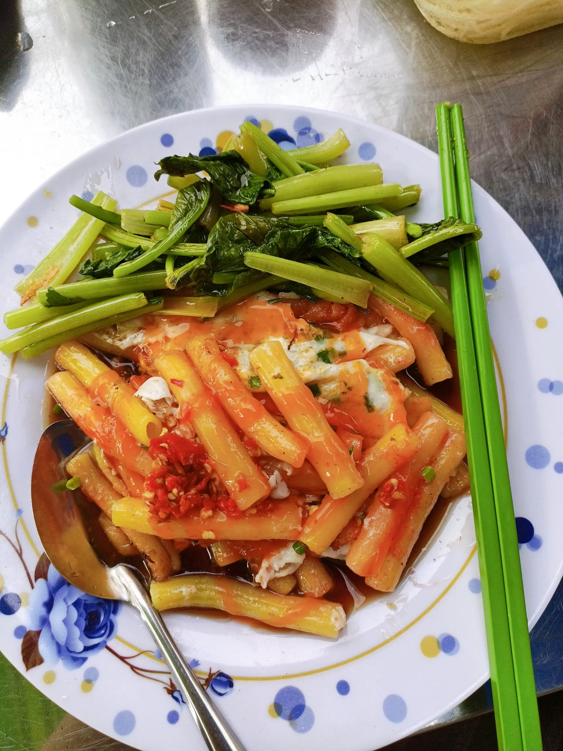 Hình ảnh Nui xào 2 trứng