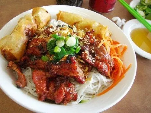 Hình ảnh Bún Thịt Nướng + Bì Sợi + Chả Giò (Món mới!)