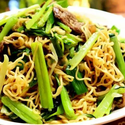 Hình ảnh Mì gói xào bò