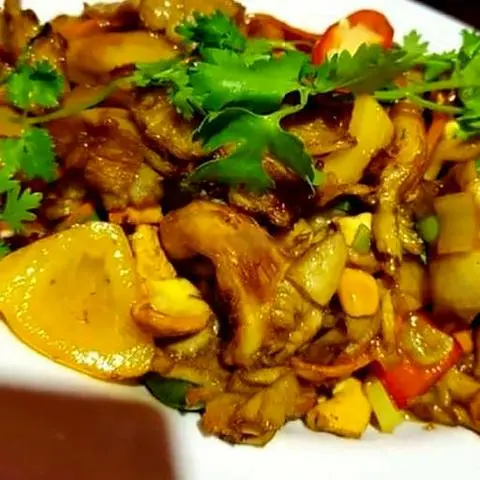 Hình ảnh Nấm bào ngư xào điều