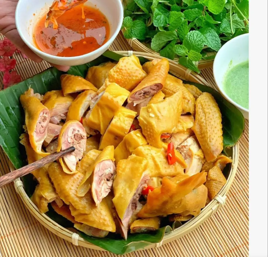 Hình ảnh Gà ủ muối (Nguyên con không chân đầu)kèm rau dưa muối chấm 