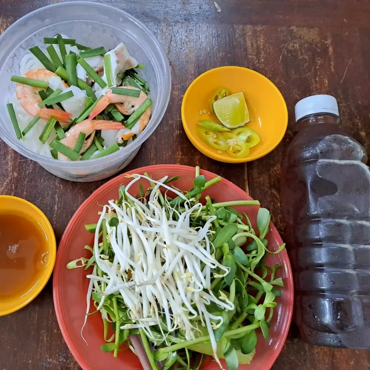 Hình ảnh bún mắm tôm mực + 1 chai nước sâm