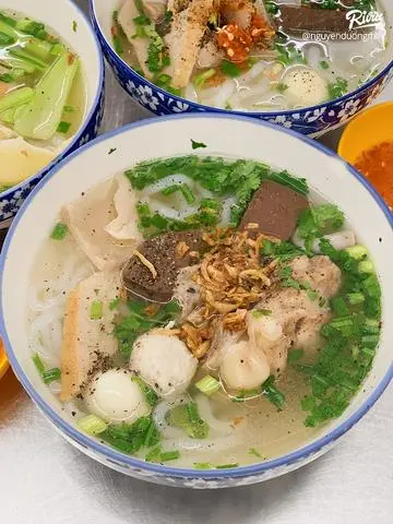Hình ảnh Mì gói giò heo+ bò viên+ huyết