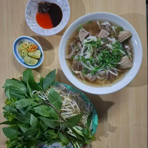 Hình ảnh Phở bò tái - gân